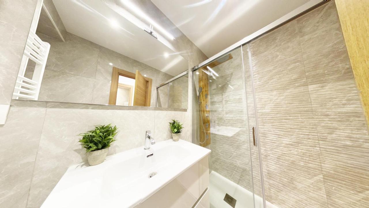 Paradise Luxurious Flat, Free Parking, 3 Double Rooms, Terrace, Jacuzzi, Fully Renovated San Sebastián Exterior foto
