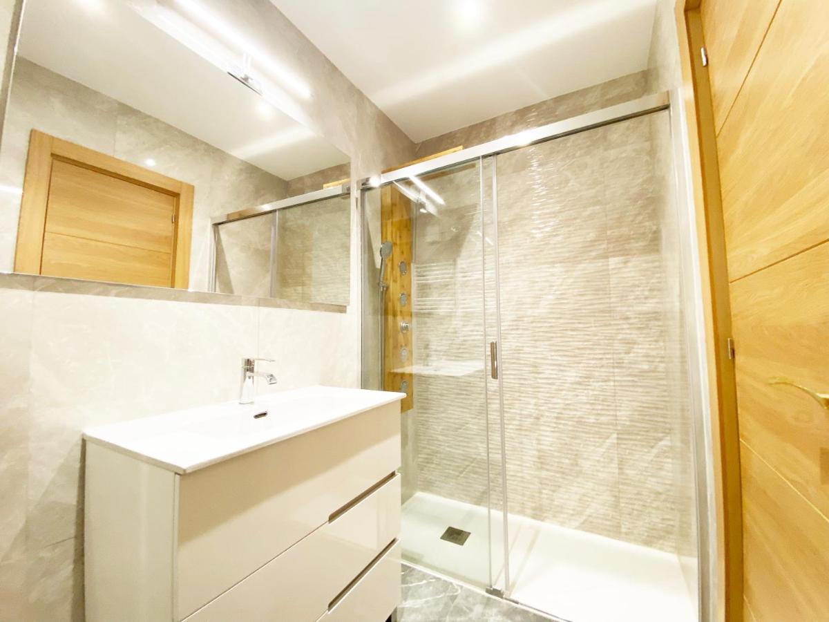 Paradise Luxurious Flat, Free Parking, 3 Double Rooms, Terrace, Jacuzzi, Fully Renovated San Sebastián Exterior foto